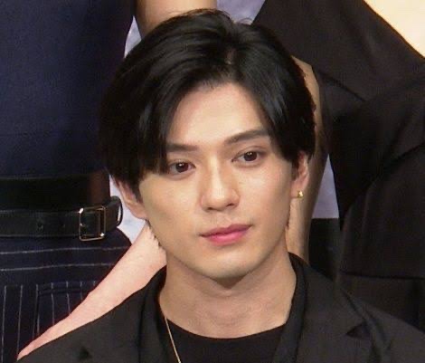センター分けの美男美女の画像が見たい