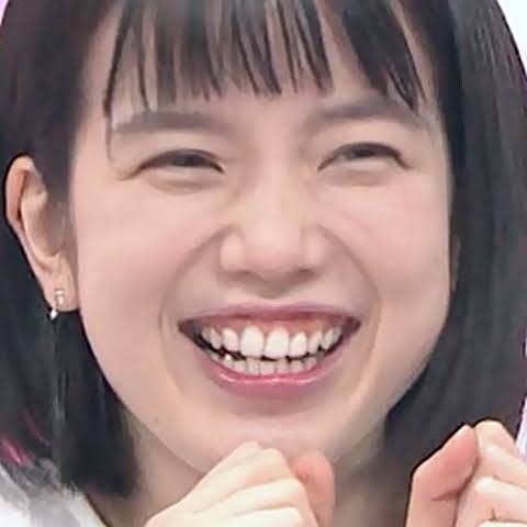 弘中綾香アナ、セーラー服姿に絶賛の声「天使」「めちゃくちゃ似合う」