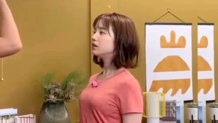 弘中綾香アナ、セーラー服姿に絶賛の声「天使」「めちゃくちゃ似合う」