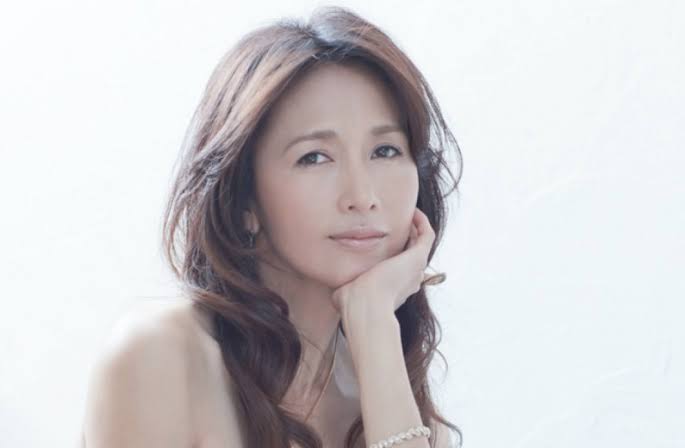 20~30代花嫁が選ぶ「理想の義母」芸能人ランキング! 2位「吉瀬美智子」の2倍票を集めた1位は?