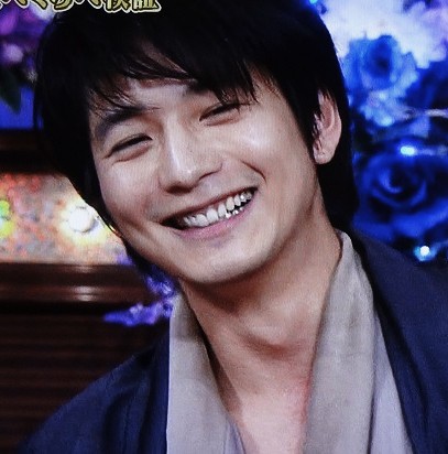 目の奥から笑っている芸能人