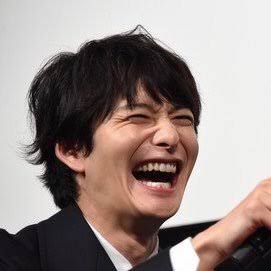 目の奥から笑っている芸能人