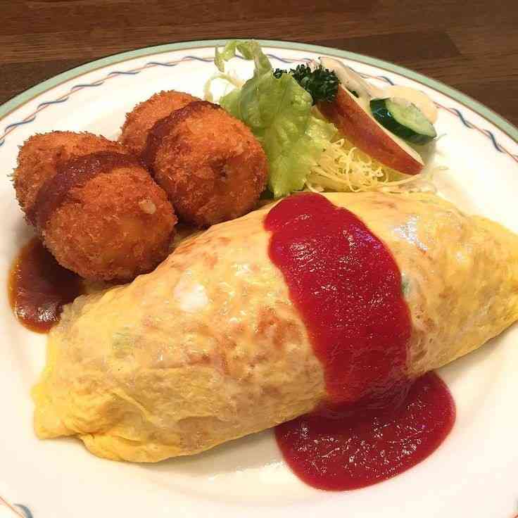 現実のお昼ご飯を食べながら、理想のお昼ご飯の画像を貼るトピ