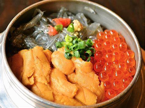 現実のお昼ご飯を食べながら、理想のお昼ご飯の画像を貼るトピ