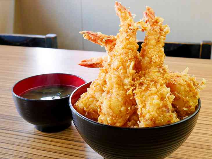 現実のお昼ご飯を食べながら、理想のお昼ご飯の画像を貼るトピ