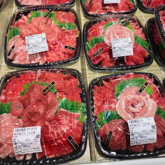現実のお昼ご飯を食べながら、理想のお昼ご飯の画像を貼るトピ