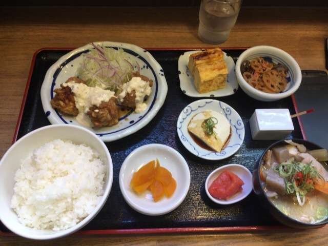現実のお昼ご飯を食べながら、理想のお昼ご飯の画像を貼るトピ