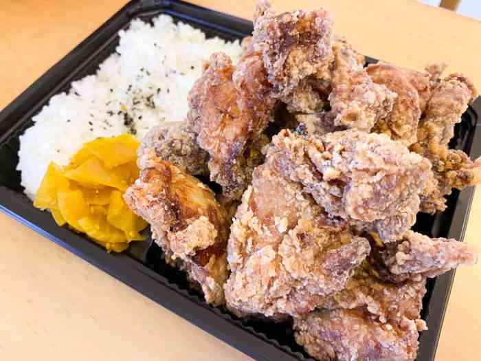 現実のお昼ご飯を食べながら、理想のお昼ご飯の画像を貼るトピ