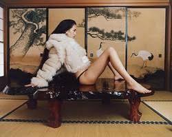 上半身あらわ…水原希子が大胆ショットを続々公開「マジかっこいい」「お美しい限り」フォロワー称賛