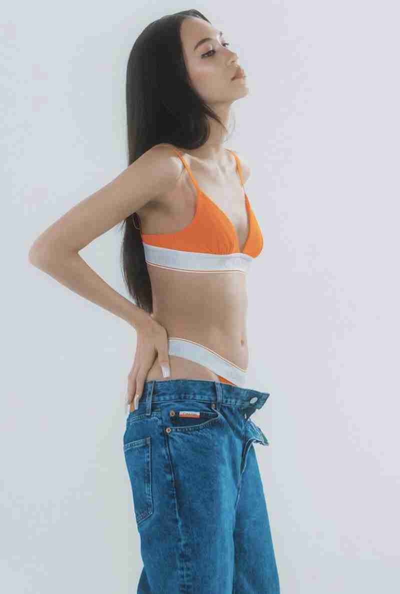 上半身あらわ…水原希子が大胆ショットを続々公開「マジかっこいい」「お美しい限り」フォロワー称賛