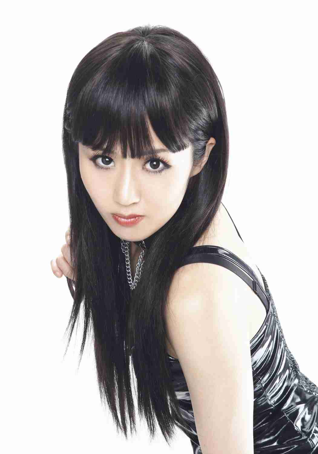 鈴木えみ　憧れ続けたハイトーンの紫色ヘアにフォロワー絶賛「女神」「綺麗すぎる」「妖精みたい」の声