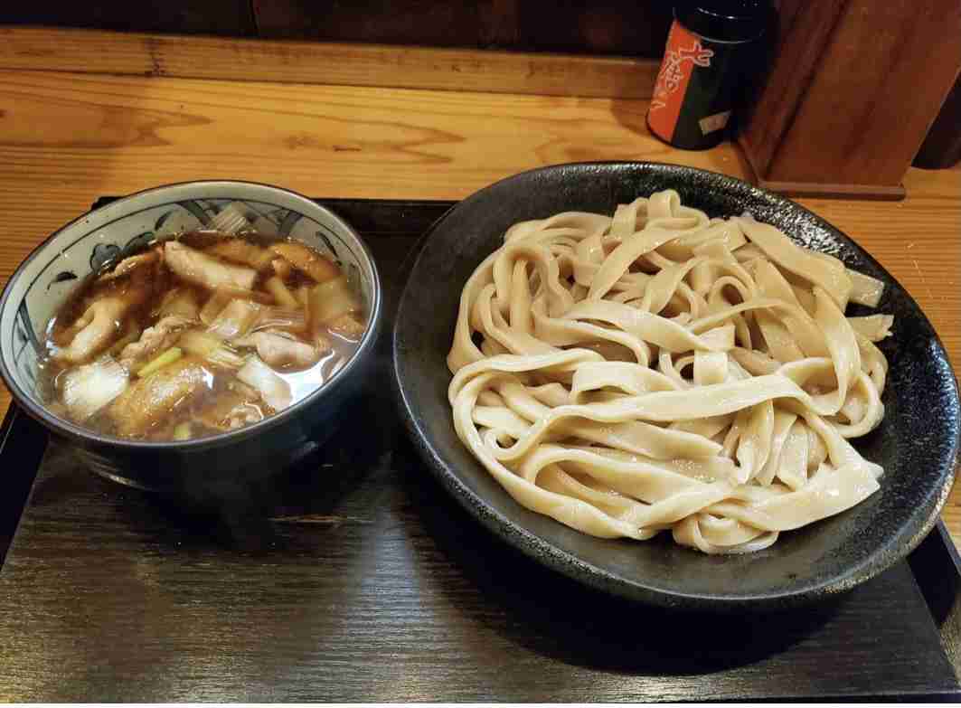 地元の麺料理のおすすめ教えて