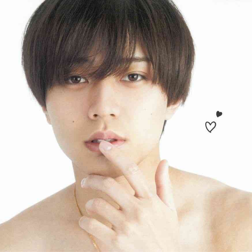 King ＆ Prince永瀬廉、“骨まで美しい”美麗グラビア披露 「anan」ソロ表紙