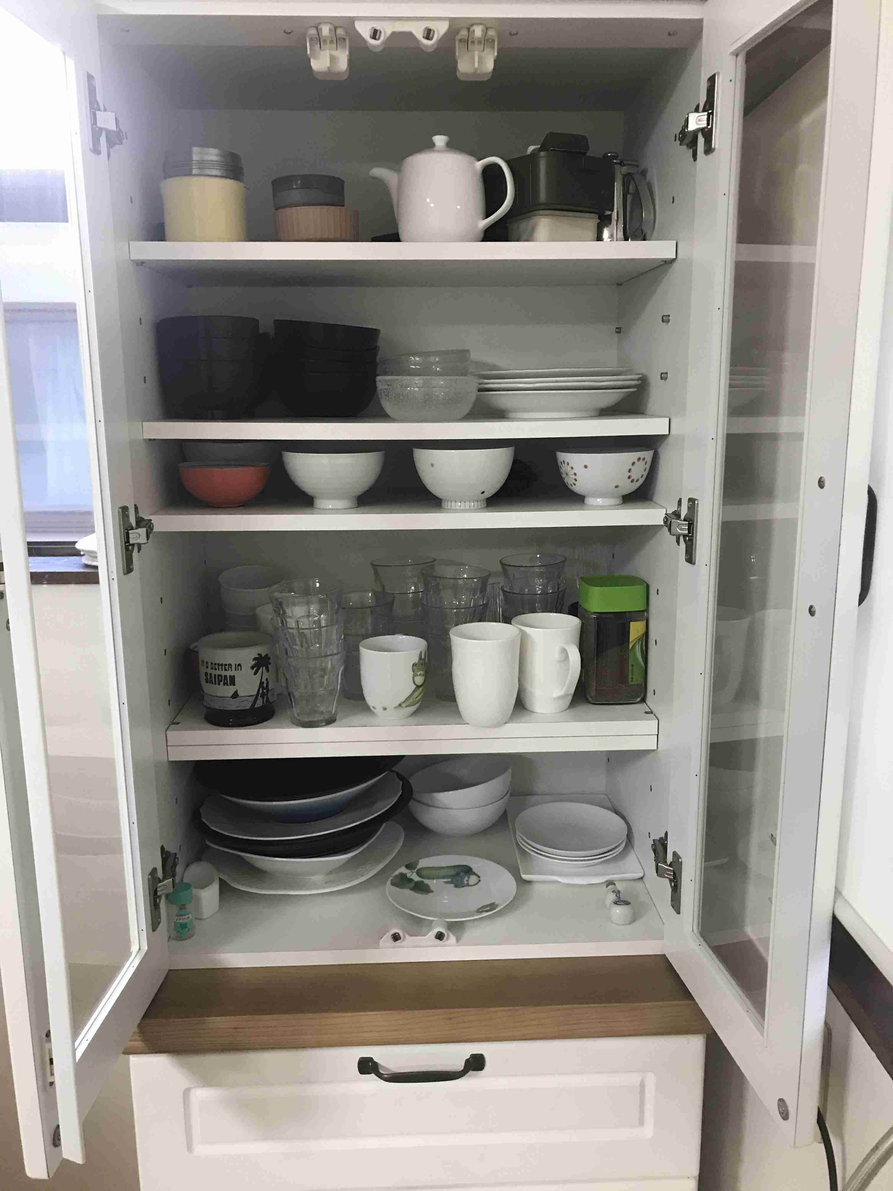 食器棚の中身を見せてください