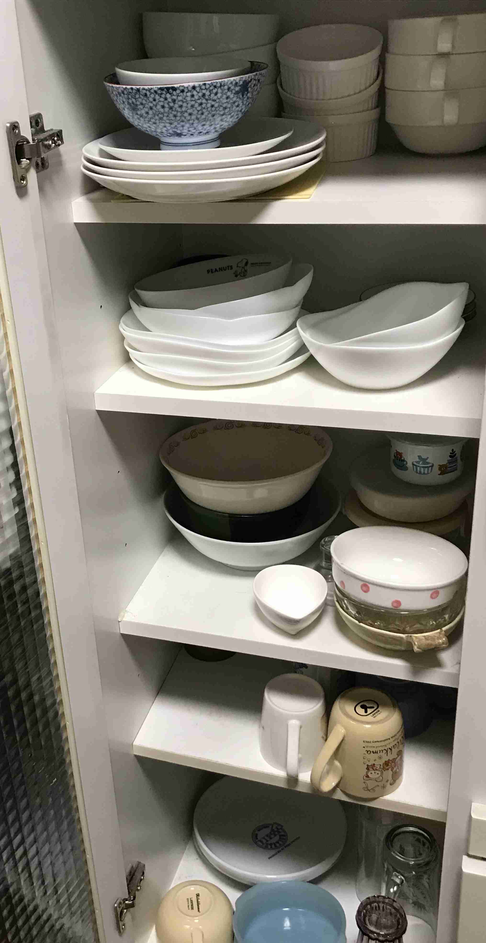 食器棚の中身を見せてください