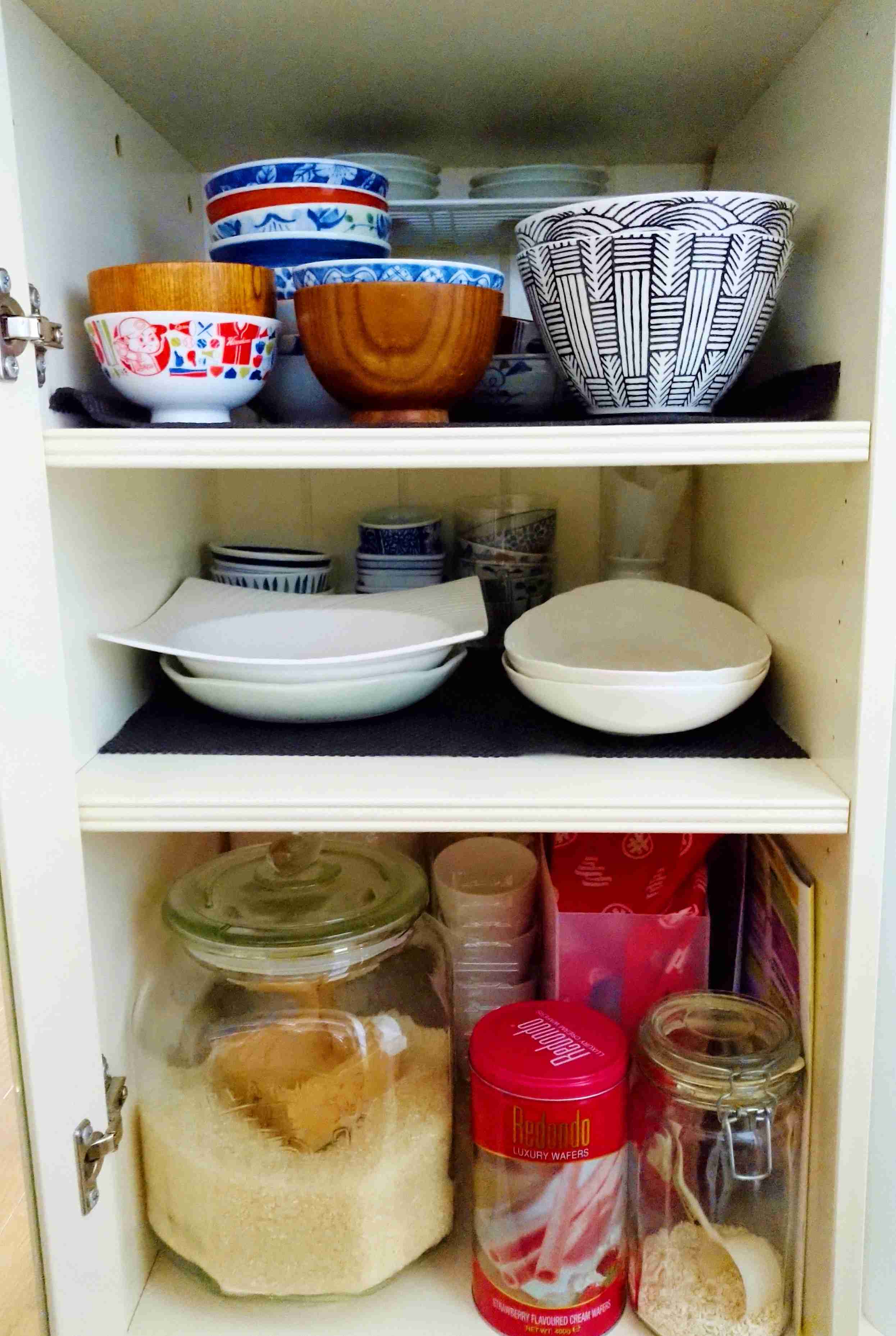 食器棚の中身を見せてください