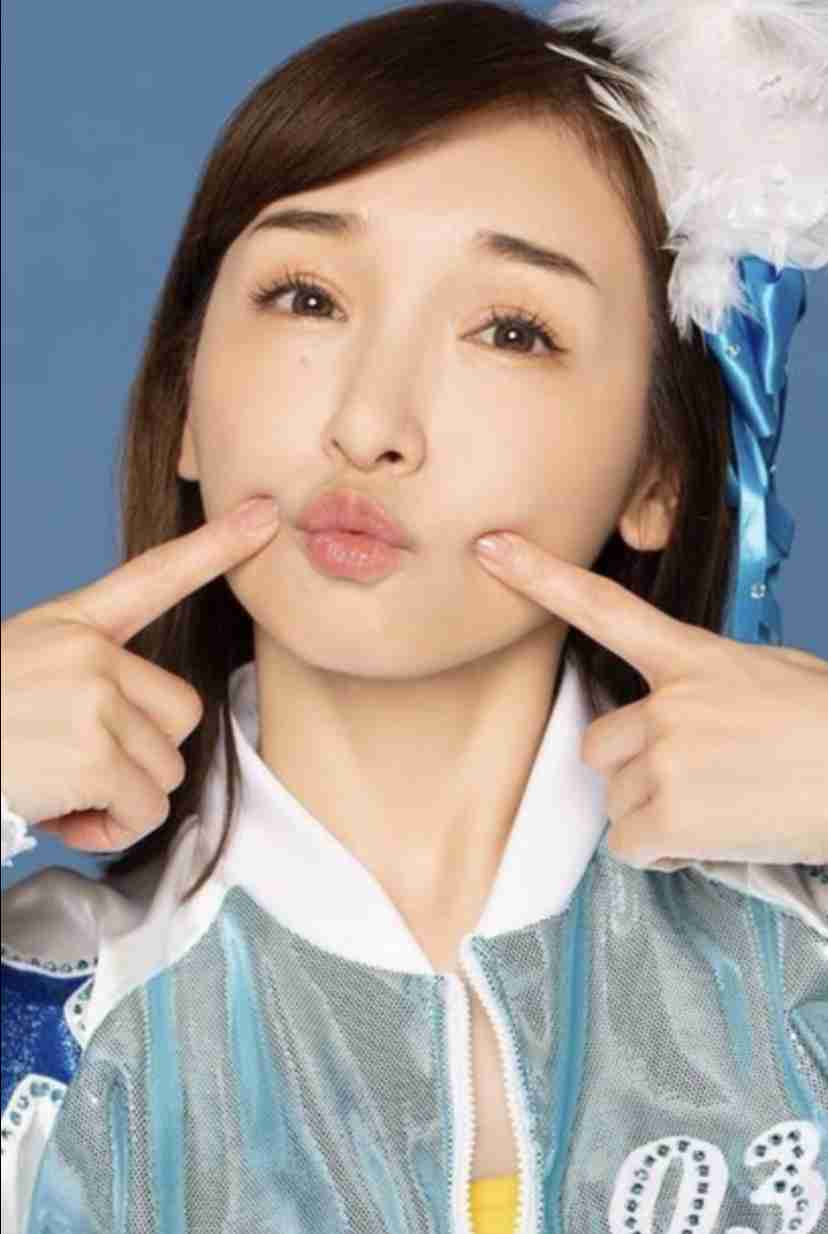 加護亜依　ミニのアイドル衣装を投稿「ブギートレイン03」、「若いー」の声