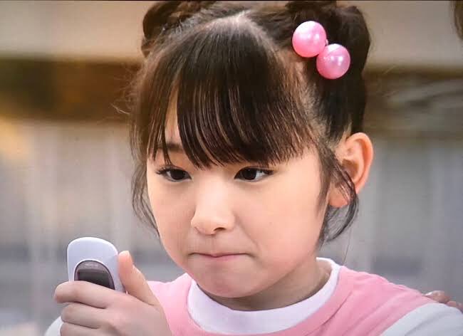 加護亜依　ミニのアイドル衣装を投稿「ブギートレイン03」、「若いー」の声
