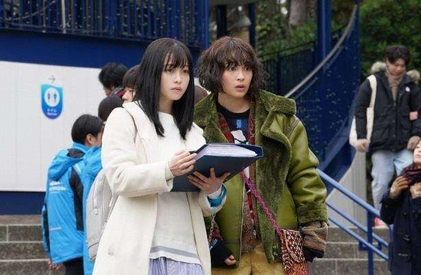 橋本環奈 三つ編み姿でのドッグヨガに「犬になりたいです」「かわいい」