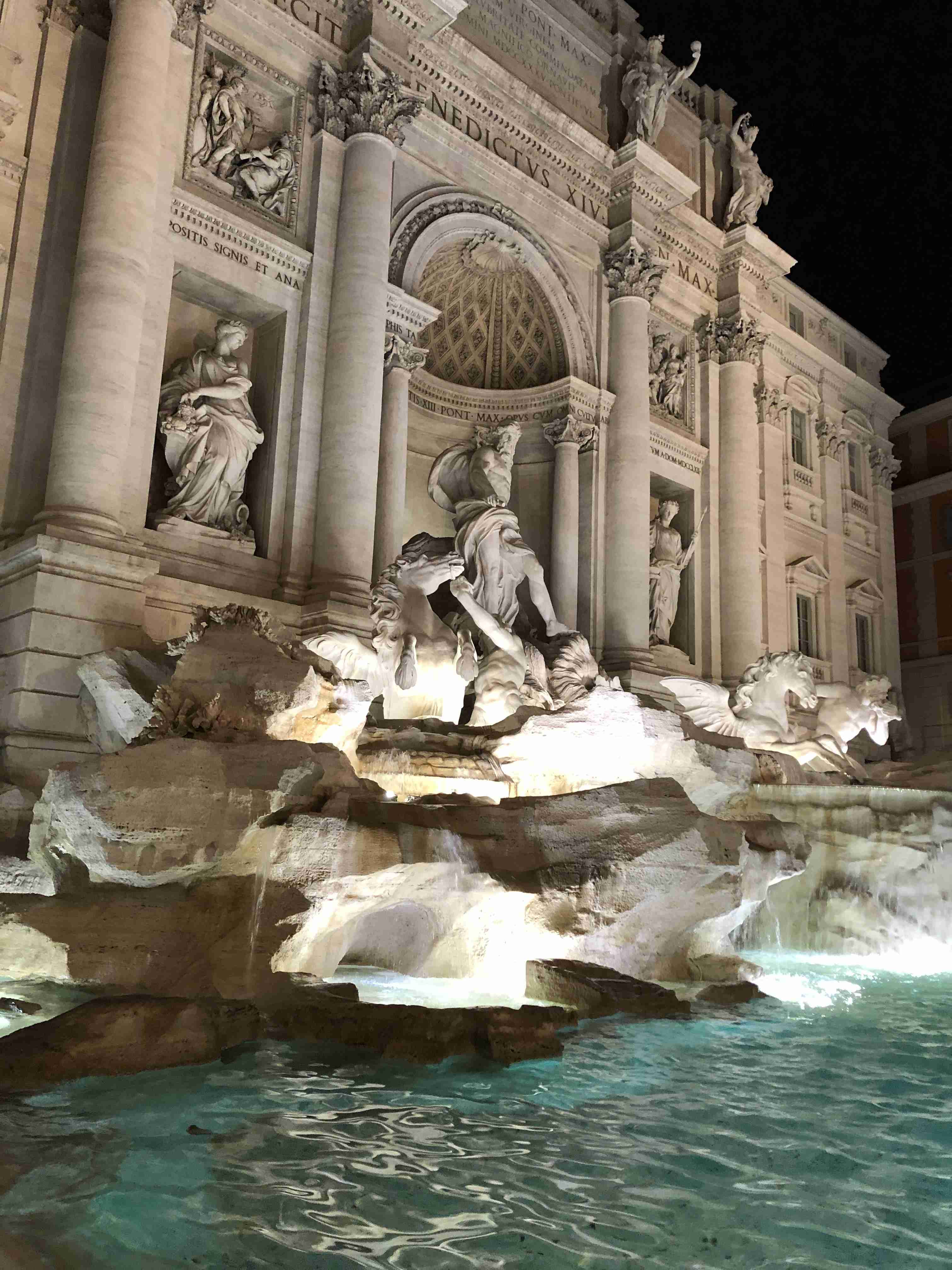 コロナ禍だし、過去に行った旅行の写真でも見せ合いませんか