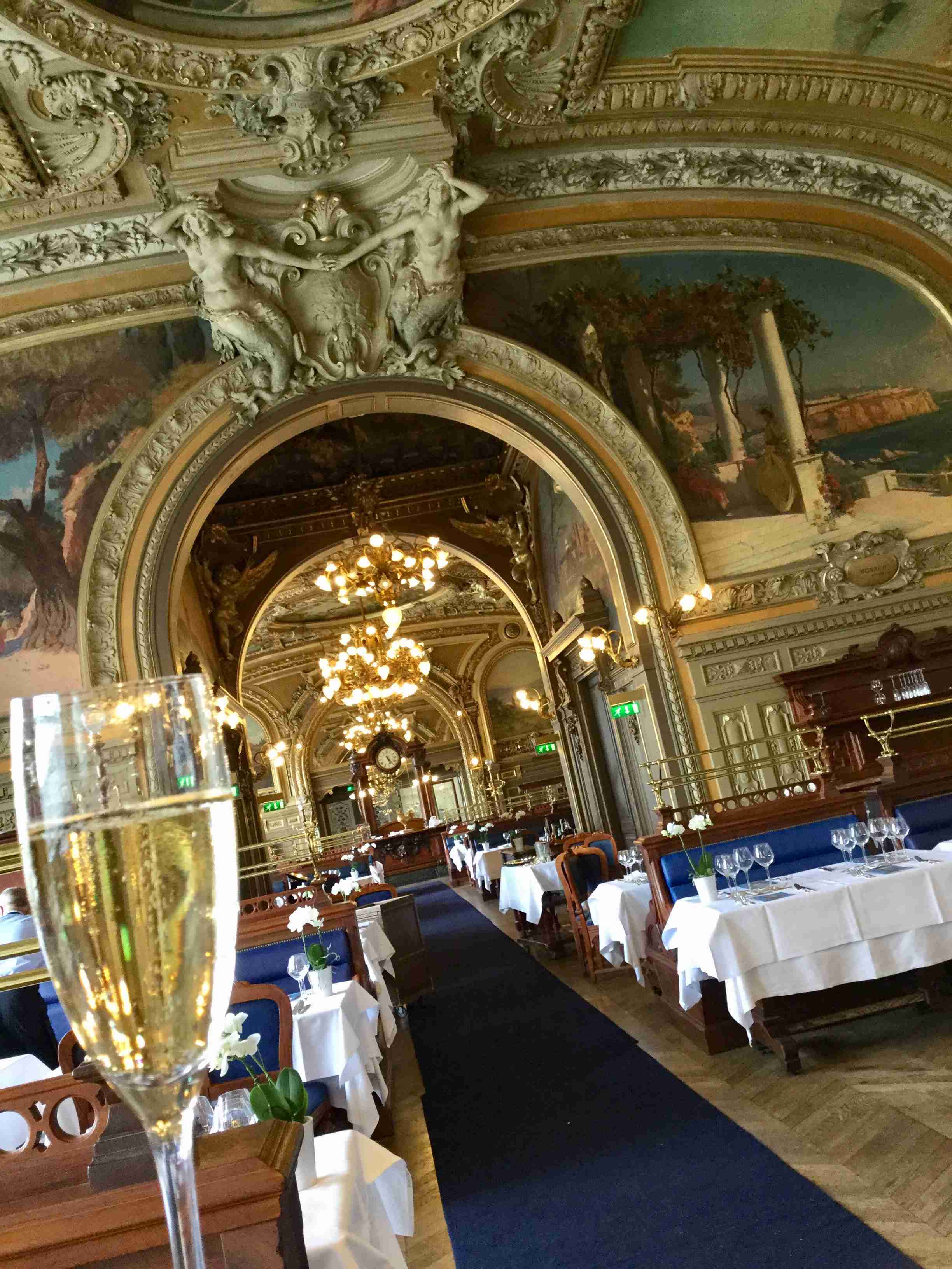 コロナ禍だし、過去に行った旅行の写真でも見せ合いませんか