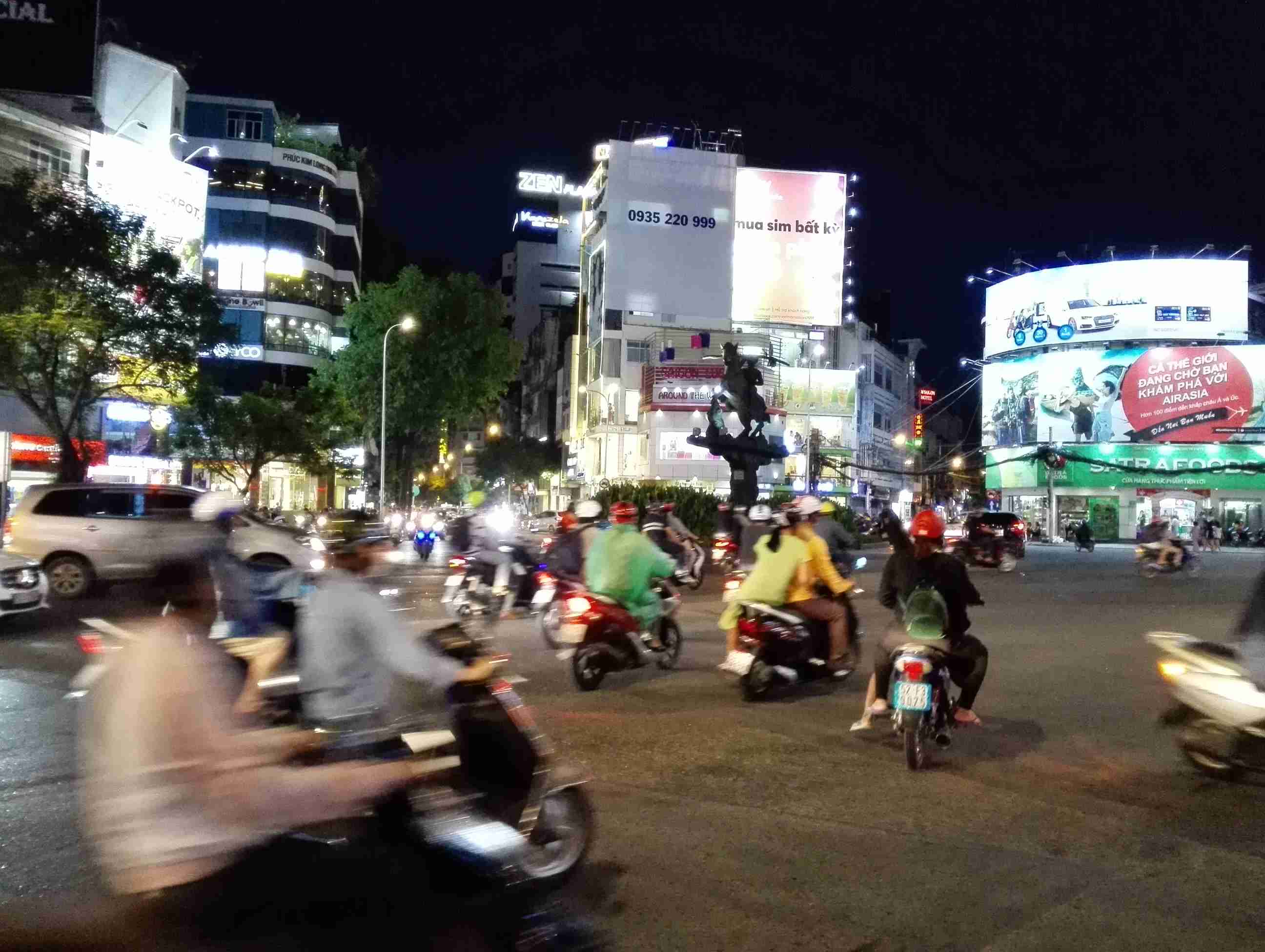 コロナ禍だし、過去に行った旅行の写真でも見せ合いませんか