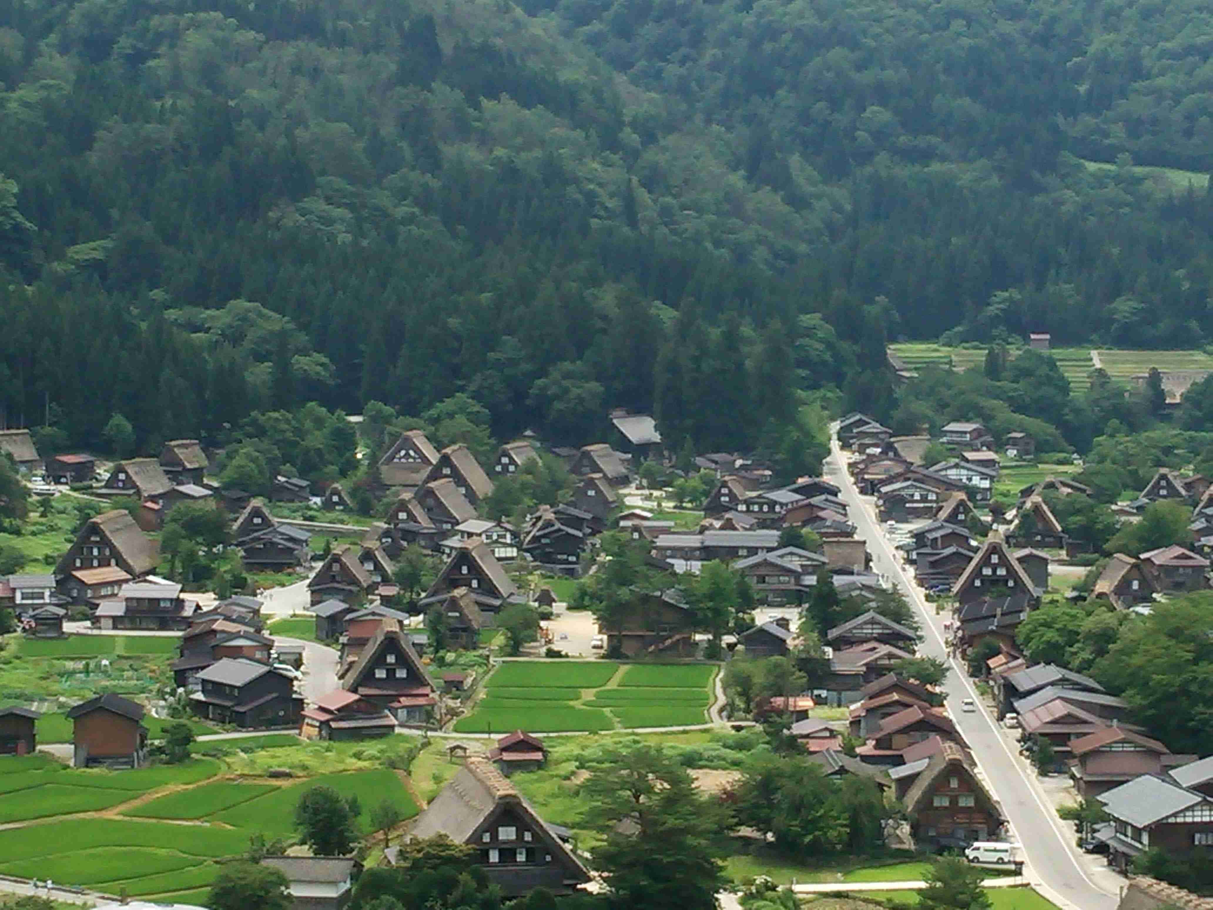 コロナ禍だし、過去に行った旅行の写真でも見せ合いませんか