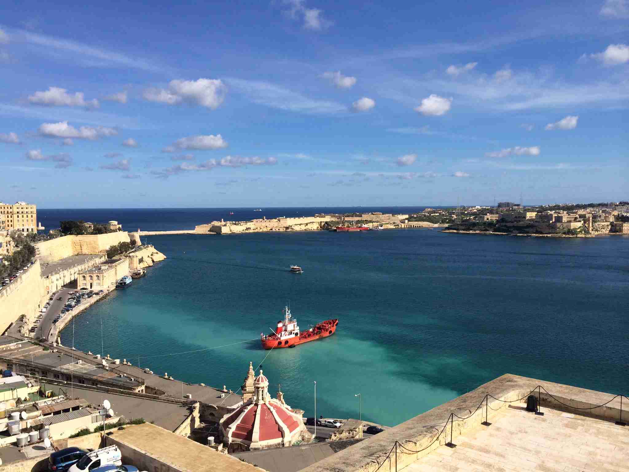 コロナ禍だし、過去に行った旅行の写真でも見せ合いませんか