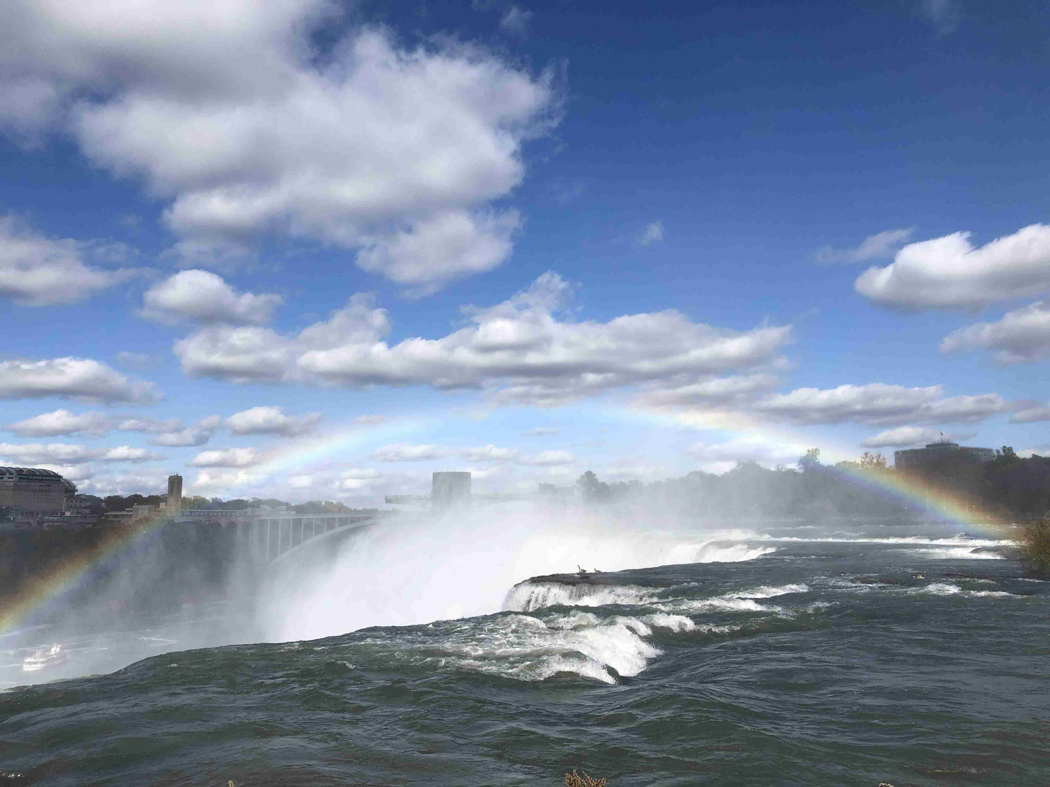 コロナ禍だし、過去に行った旅行の写真でも見せ合いませんか