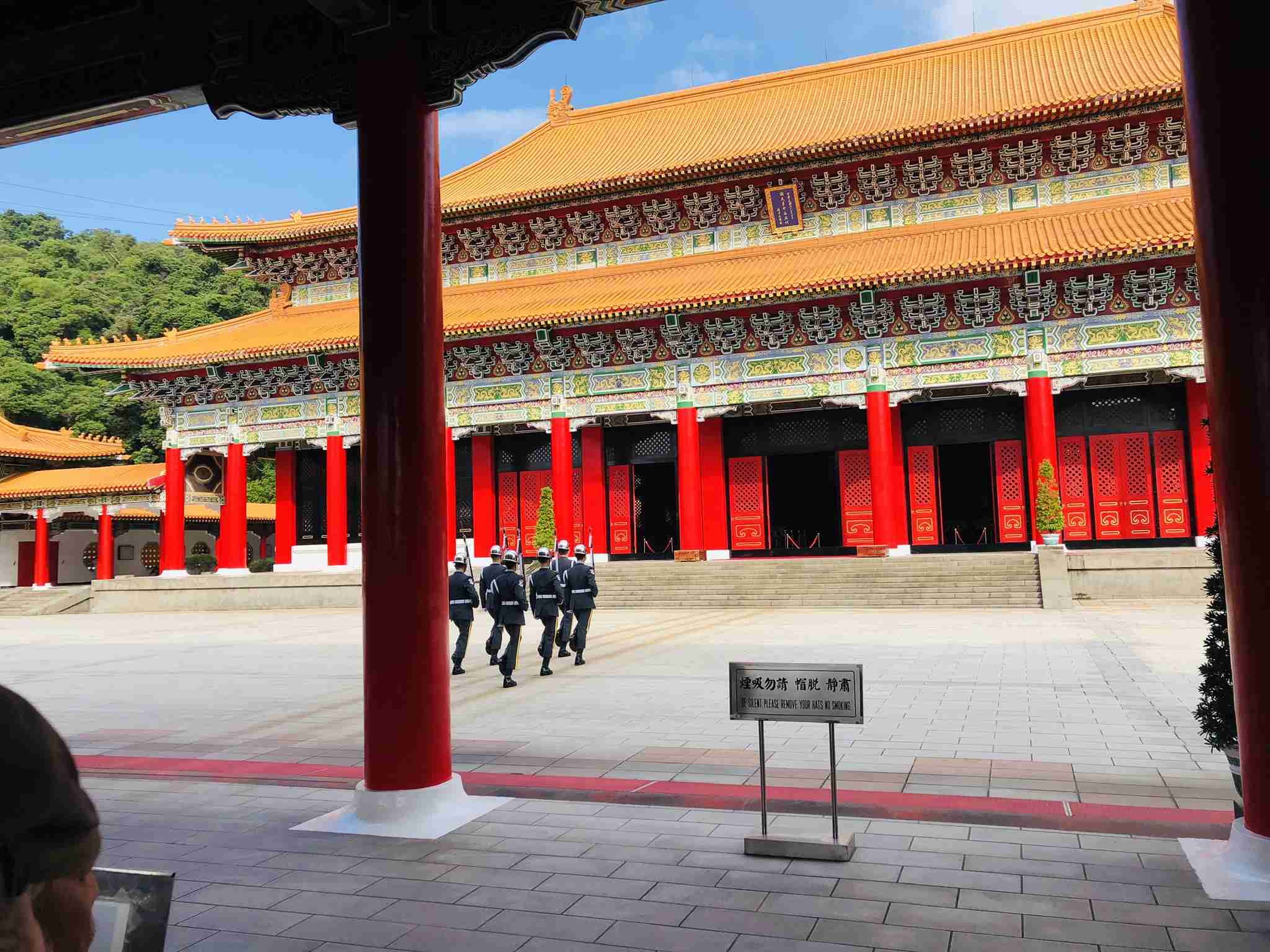 コロナ禍だし、過去に行った旅行の写真でも見せ合いませんか