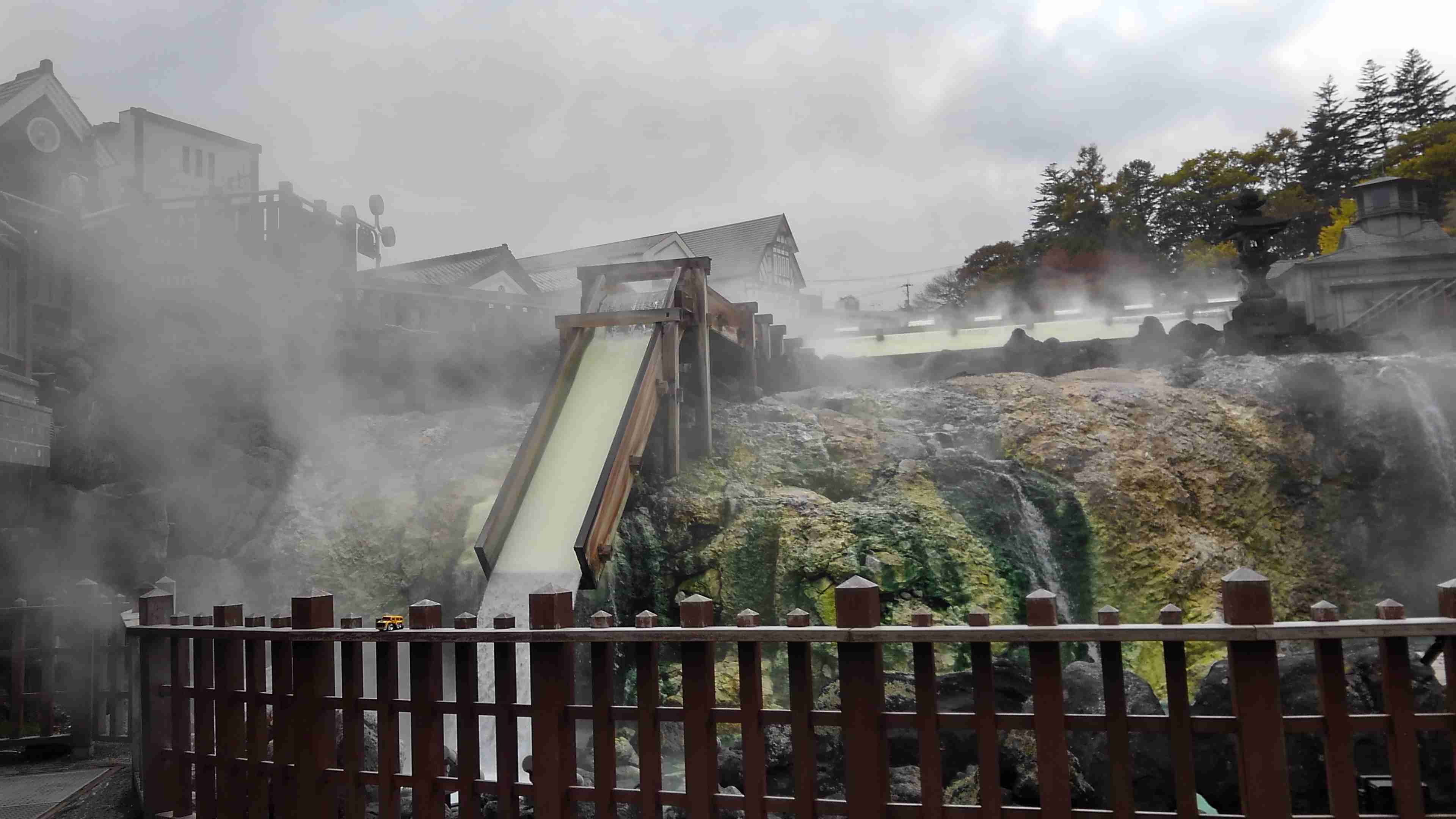 コロナ禍だし、過去に行った旅行の写真でも見せ合いませんか