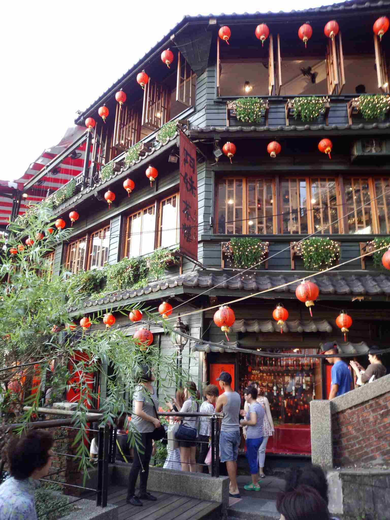 コロナ禍だし、過去に行った旅行の写真でも見せ合いませんか