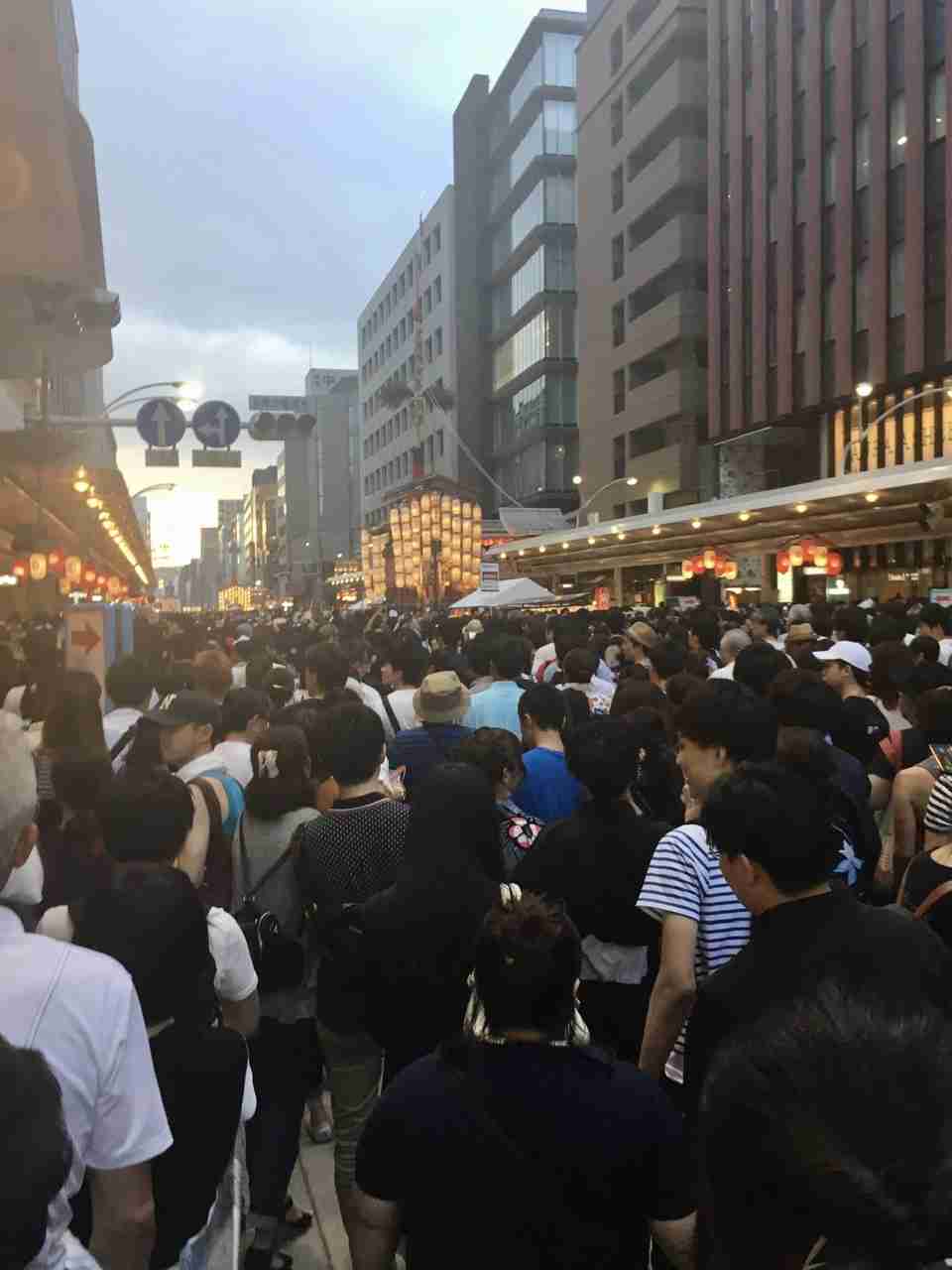 コロナ禍だし、過去に行った旅行の写真でも見せ合いませんか