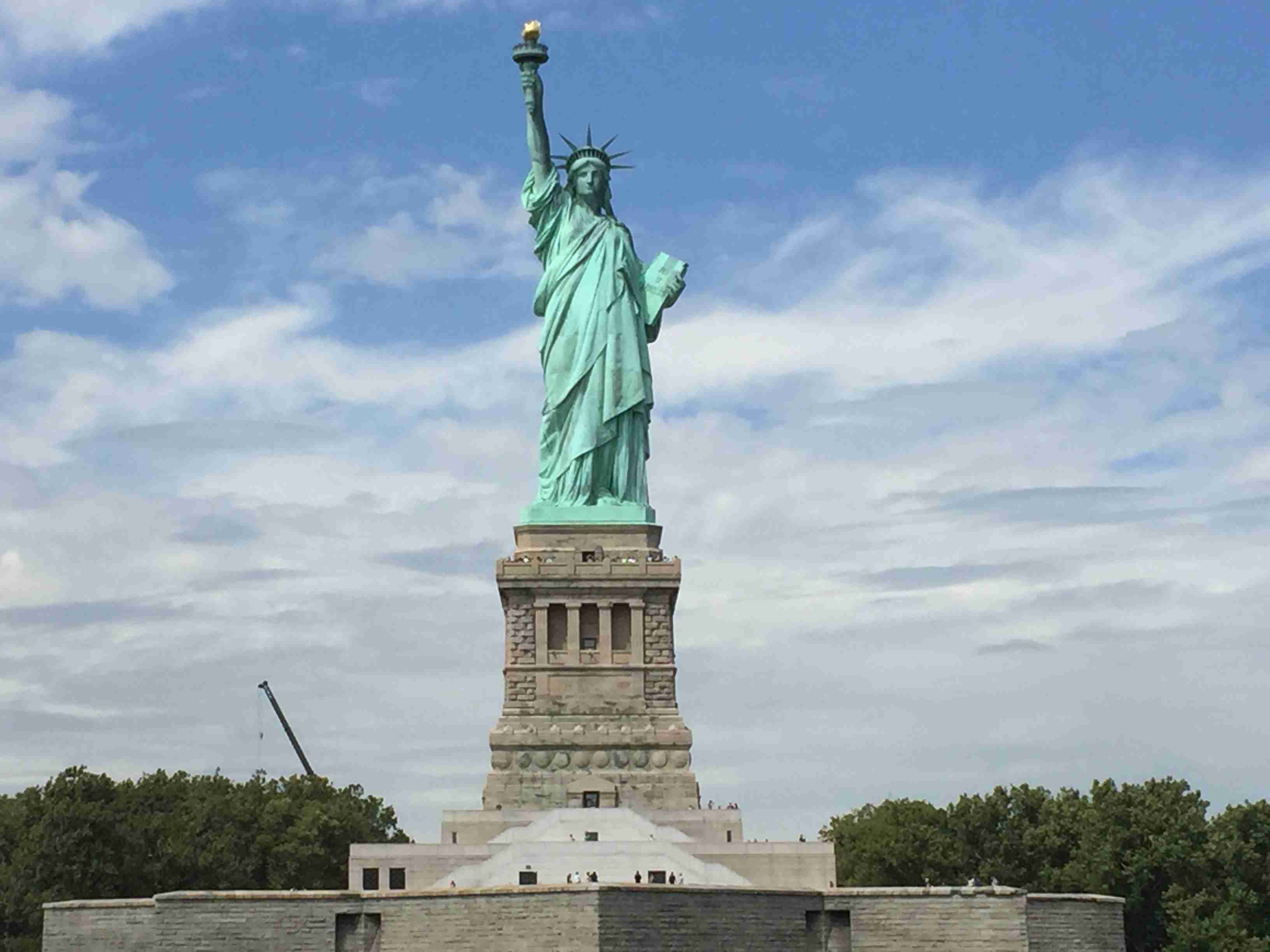 コロナ禍だし、過去に行った旅行の写真でも見せ合いませんか