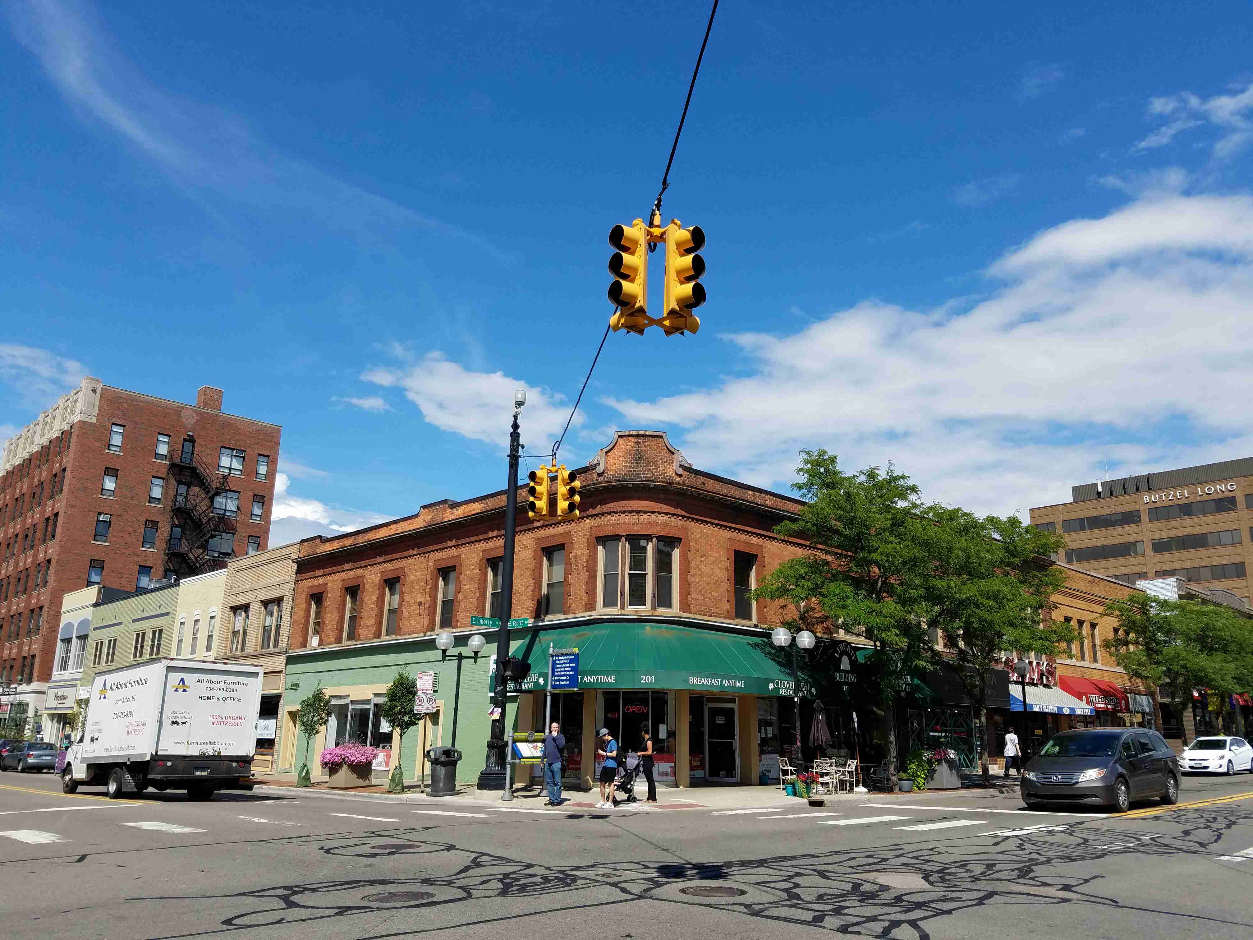 コロナ禍だし、過去に行った旅行の写真でも見せ合いませんか