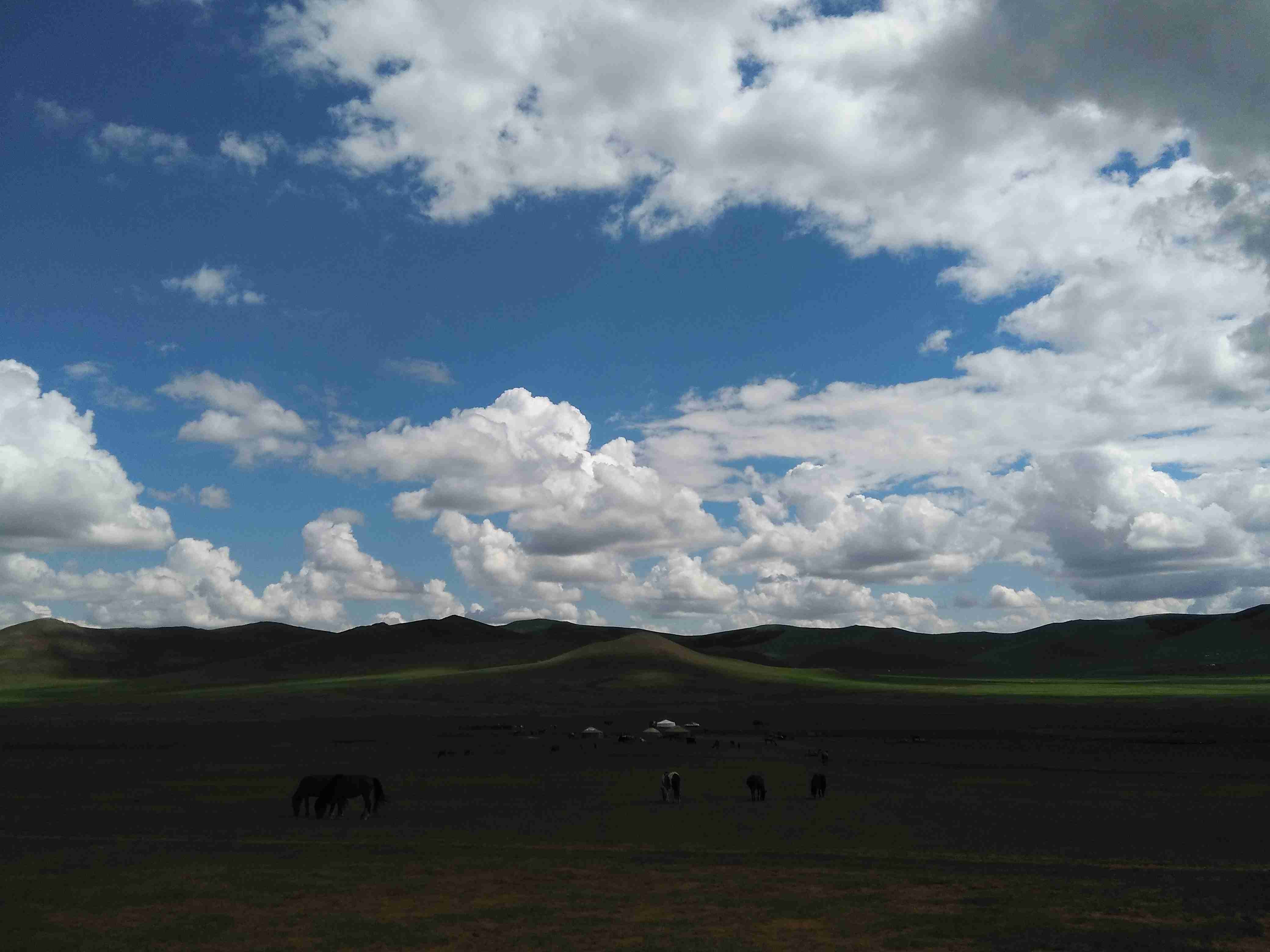 コロナ禍だし、過去に行った旅行の写真でも見せ合いませんか