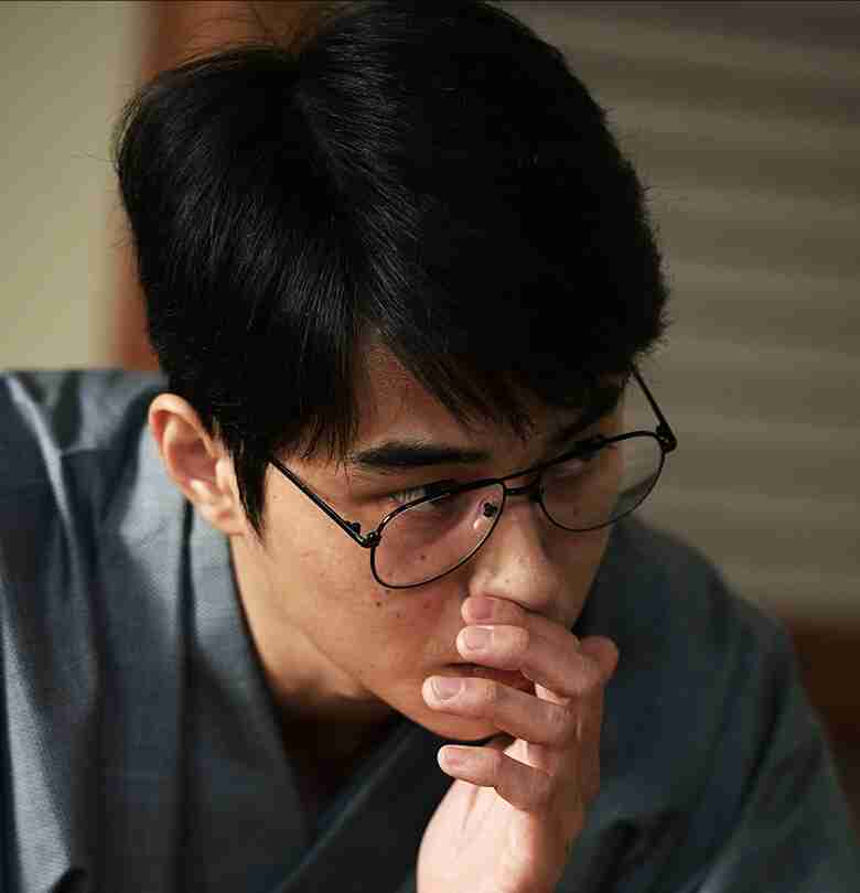 ブルーライトカット眼鏡「子どもの使用は慎重に」　日本眼科学会などが声明を発表