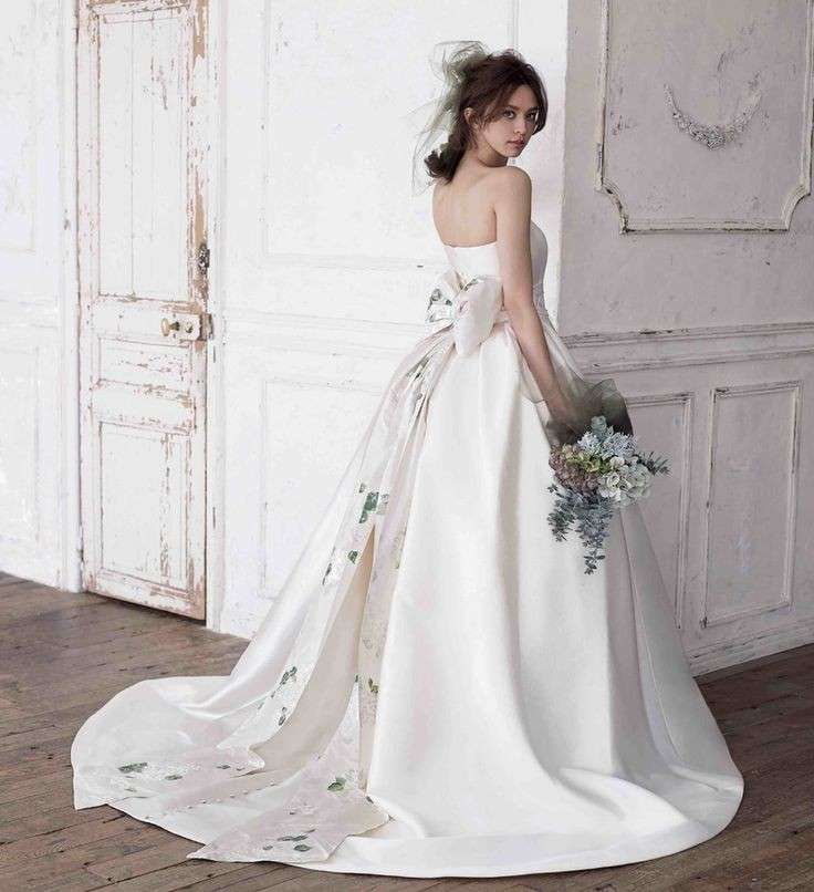 綺麗なウエディングドレスがみたい