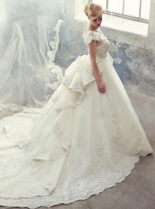 綺麗なウエディングドレスがみたい