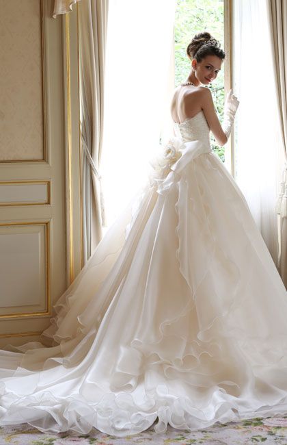 綺麗なウエディングドレスがみたい