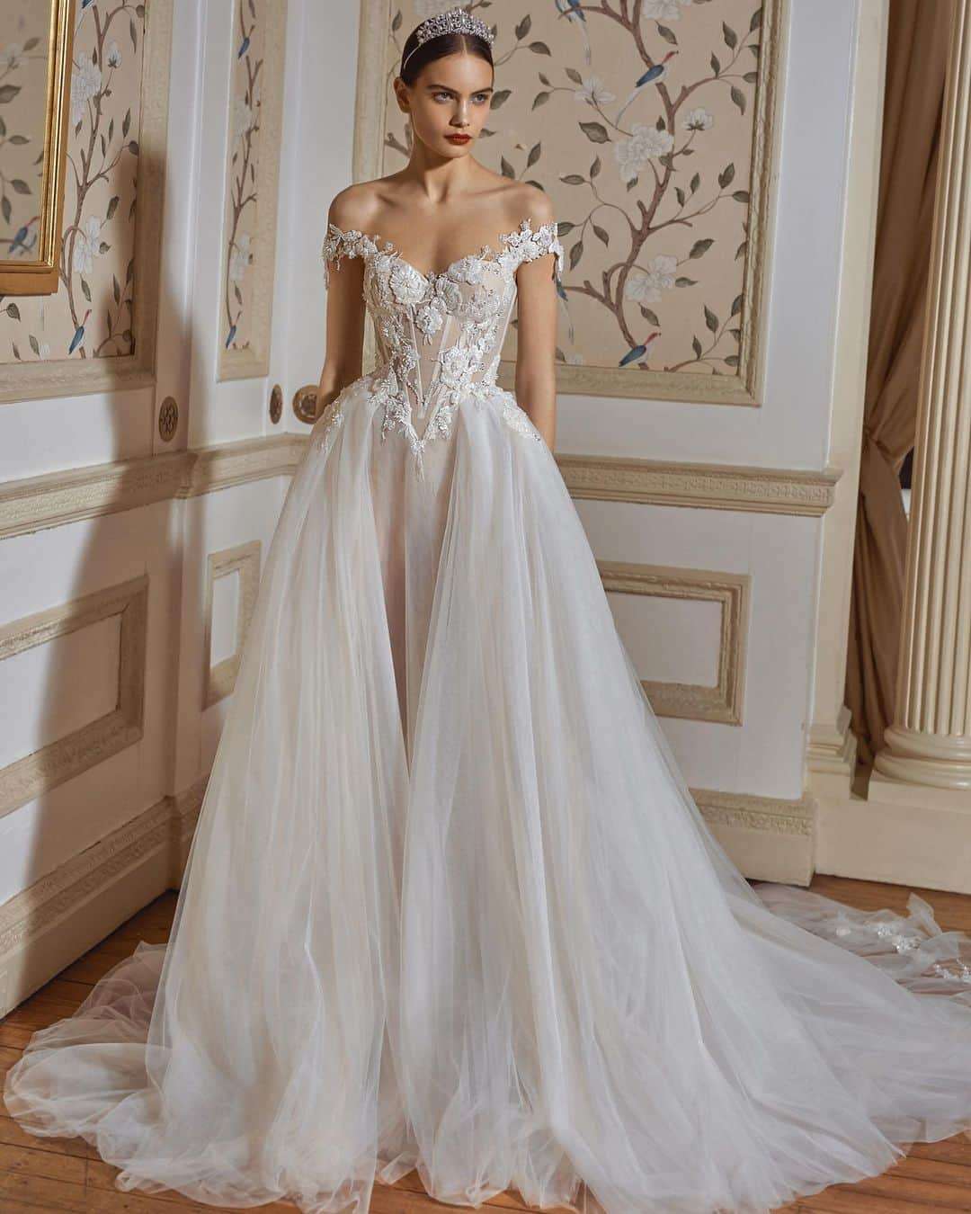 綺麗なウエディングドレスがみたい