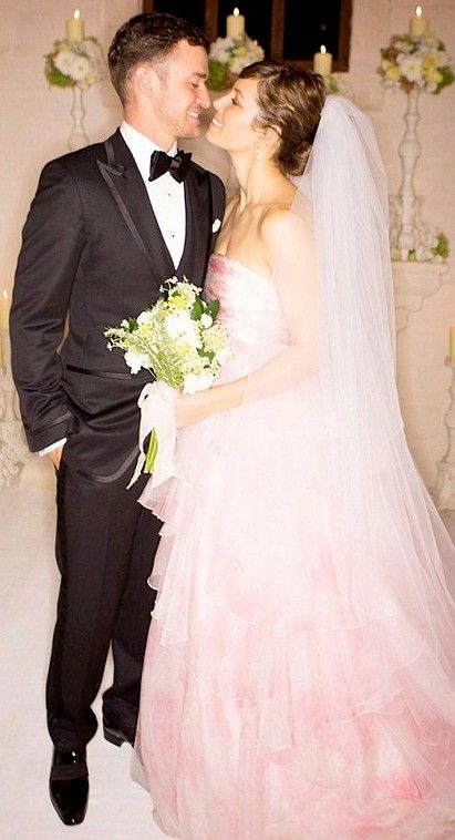 綺麗なウエディングドレスがみたい