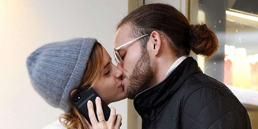 エマ・ワトソン「噂を信じないで」と呼びかけ
