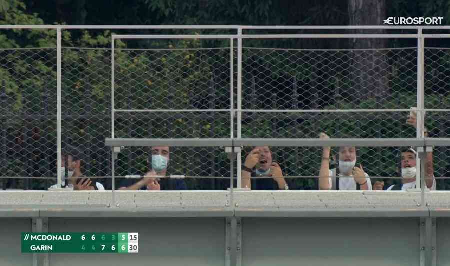 試合中に全観客に退席命令 テニスの全仏オープンで珍事 ジョコビッチ困惑