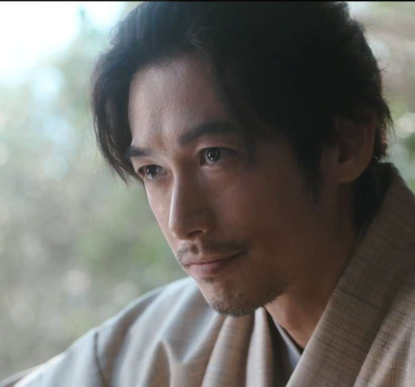 DEAN FUJIOKA、胸筋・腹筋・上腕二頭筋…無駄削ぎ落した筋肉美披露 初写真集の表紙解禁