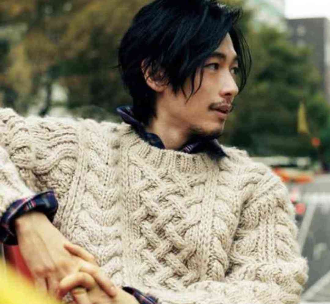DEAN FUJIOKA、胸筋・腹筋・上腕二頭筋…無駄削ぎ落した筋肉美披露 初写真集の表紙解禁
