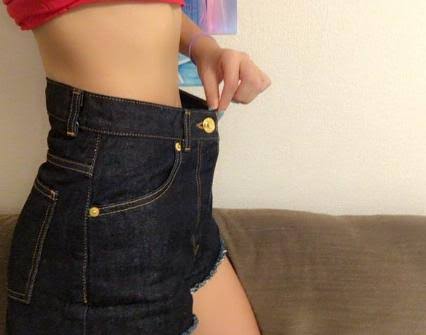 藤田ニコル、美腹筋を披露 ファンから絶賛の声「ウエストすごい!」
