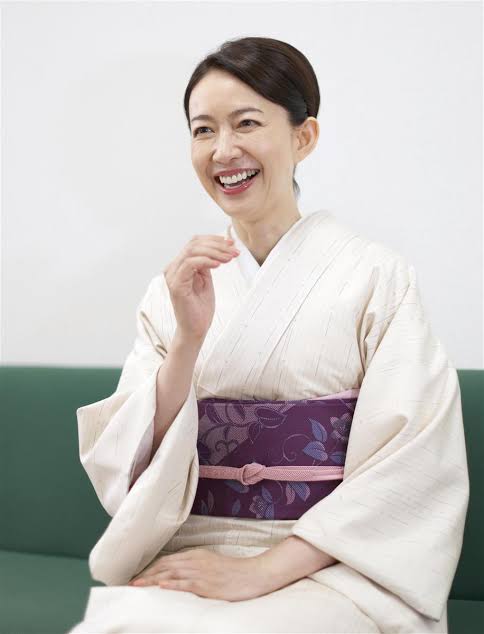 奇跡の54歳！森口瑤子、超可愛い私服ロングワンピ姿でタクシー待ちする様子に絶賛の嵐