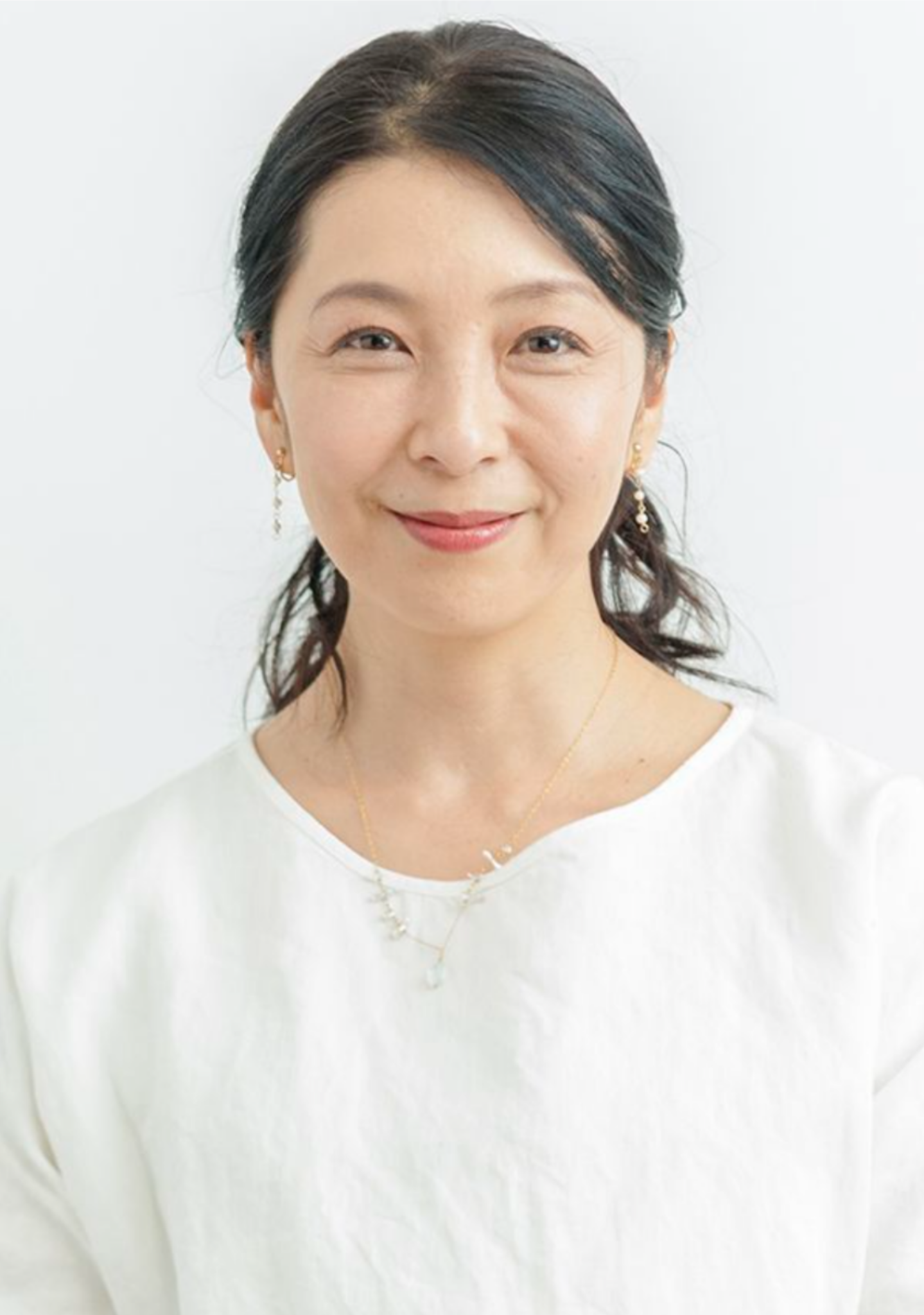 奇跡の54歳！森口瑤子、超可愛い私服ロングワンピ姿でタクシー待ちする様子に絶賛の嵐
