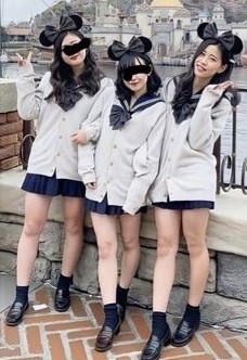 小倉優子 セーラー服姿披露にファン驚き「現役JKやん!」「まだ似合うってどういうこと!」